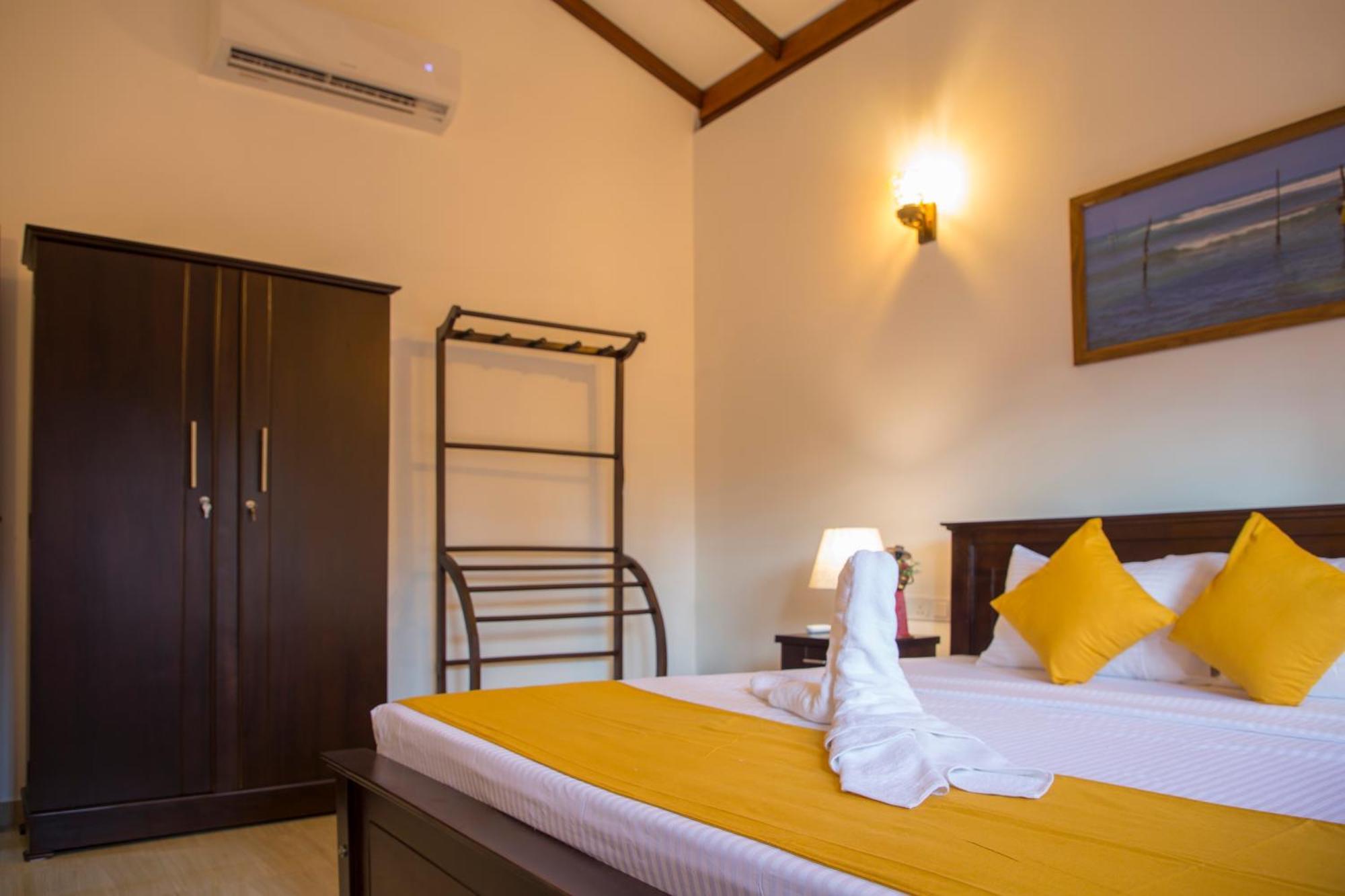 C Son Villa Bentota Exterior photo